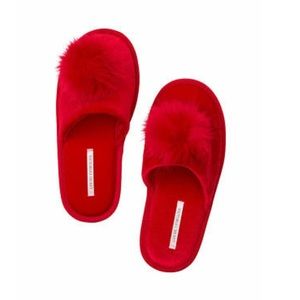 Women’s NWT Red Victoria’s Secret Slippers Size M